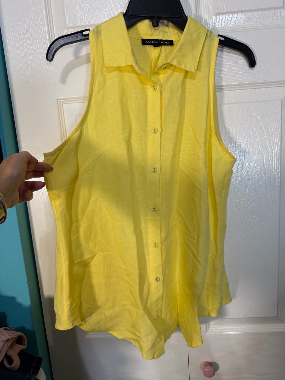 Boston Proper Sunny Yellow Sleeveless Button-Down Top